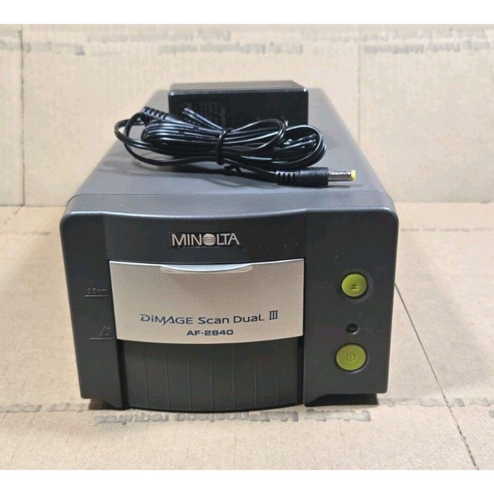 Minolta Dimage Scan Dual III AF2840 35mm Film Scanner 2820 DPI USB 2.0 Unit Only